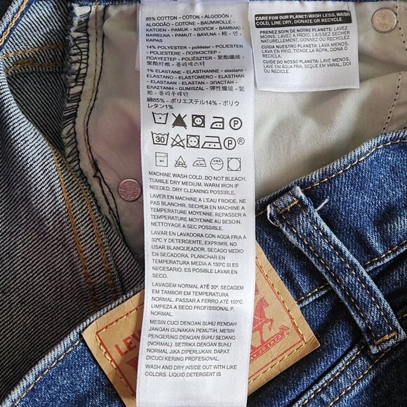 Levi's Jeans Women 28 Blue High Waisted Crop Flare Pocket Western Preppy Cowgirl - Picture 11 of 16